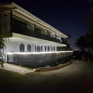 Hotel Rainforest And Ocean View Suites - Mountain